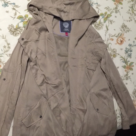 Khaki Vince Camuto trench coat - Picture 3 of 8